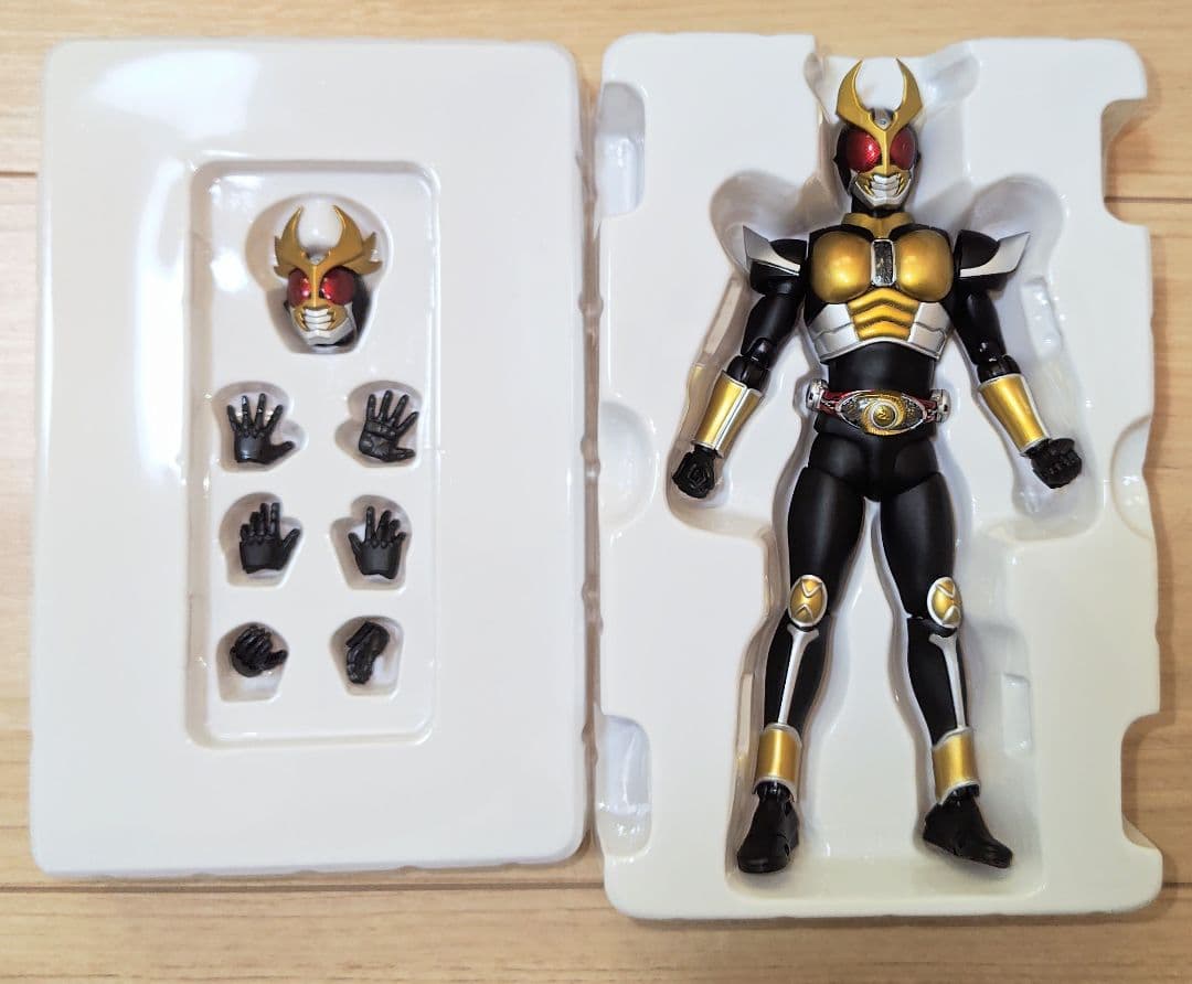 【開封美品】真骨彫製法　仮面ライダーアギト　S.H.Figuarts