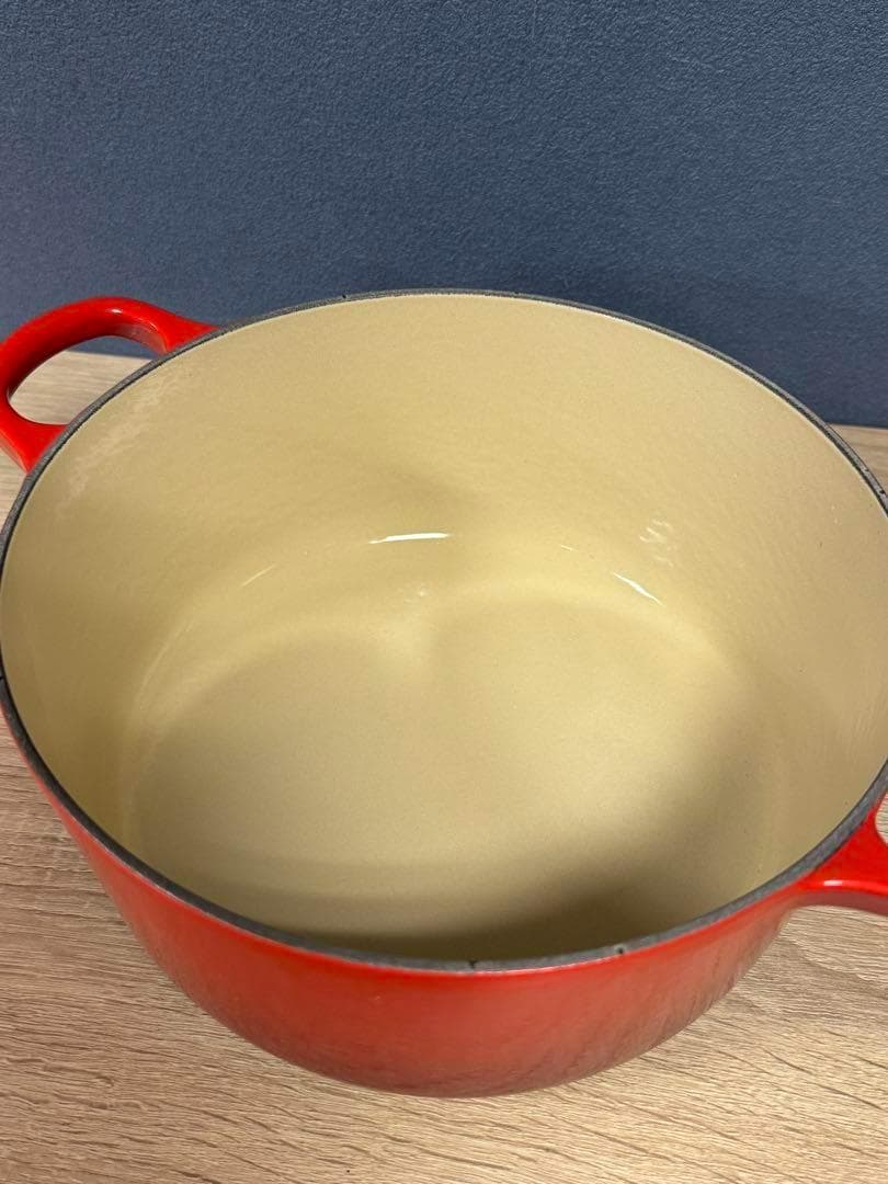 ルクルーゼ　ココットロンド　22cm チェリーレッド　両手鍋　鍋