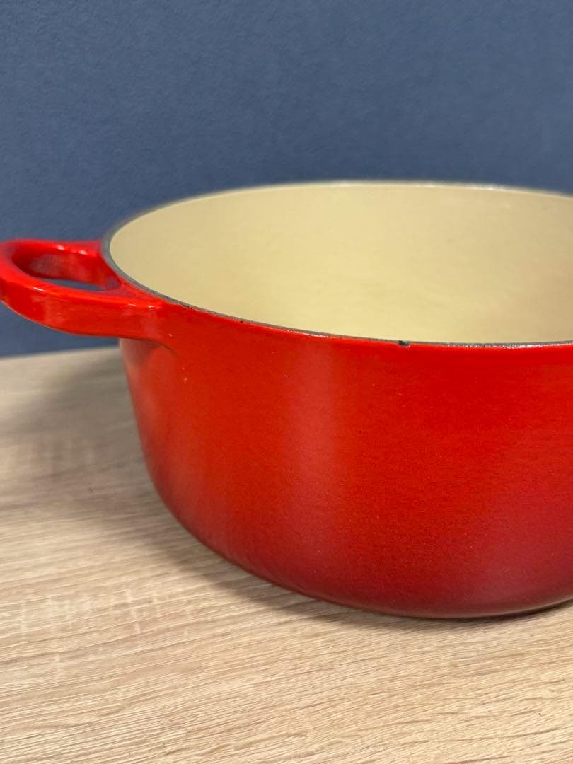 ルクルーゼ　ココットロンド　22cm チェリーレッド　両手鍋　鍋