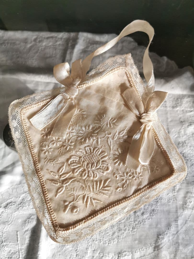 アンティーク 初聖体式 花刺繍&プリーツ リネンシルク オモニエール 二重バッグ