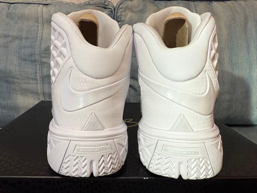 【新品未着用】Nike Kobe 3 Protro \"Halo\"