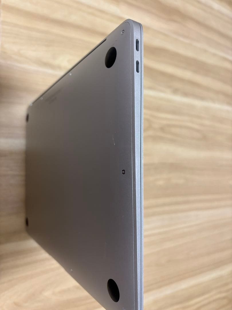 Apple MacBook Air 2018年シルバー