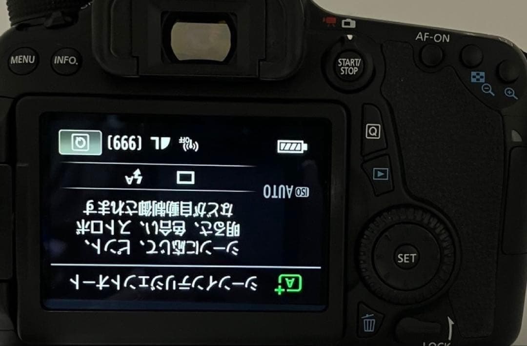 Canon EOS 70D✨Wi-Fi 液晶反転不可　一眼レフカメラ　Wレンズ