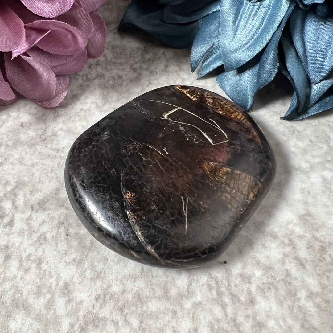 【白玉】皮付き白玉松下老人図吊坠　ペンダントトップ