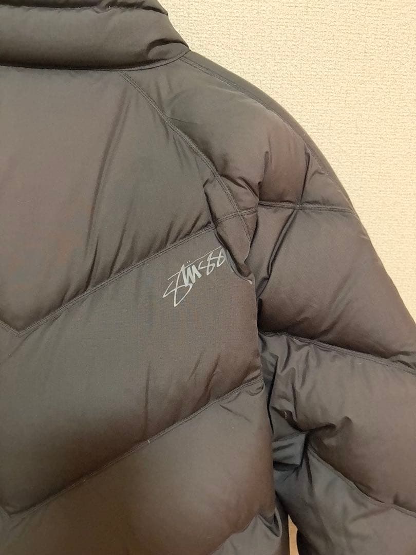 stussy ダウンジャケット　 ブラック　サイズＬ