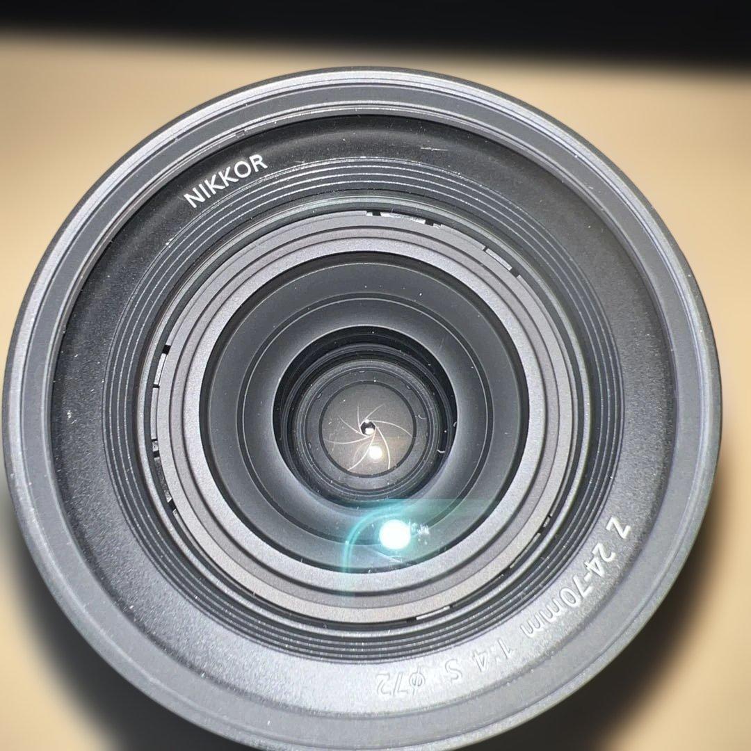 NIKKOR 24-70mm f/4.0ズームレンズ