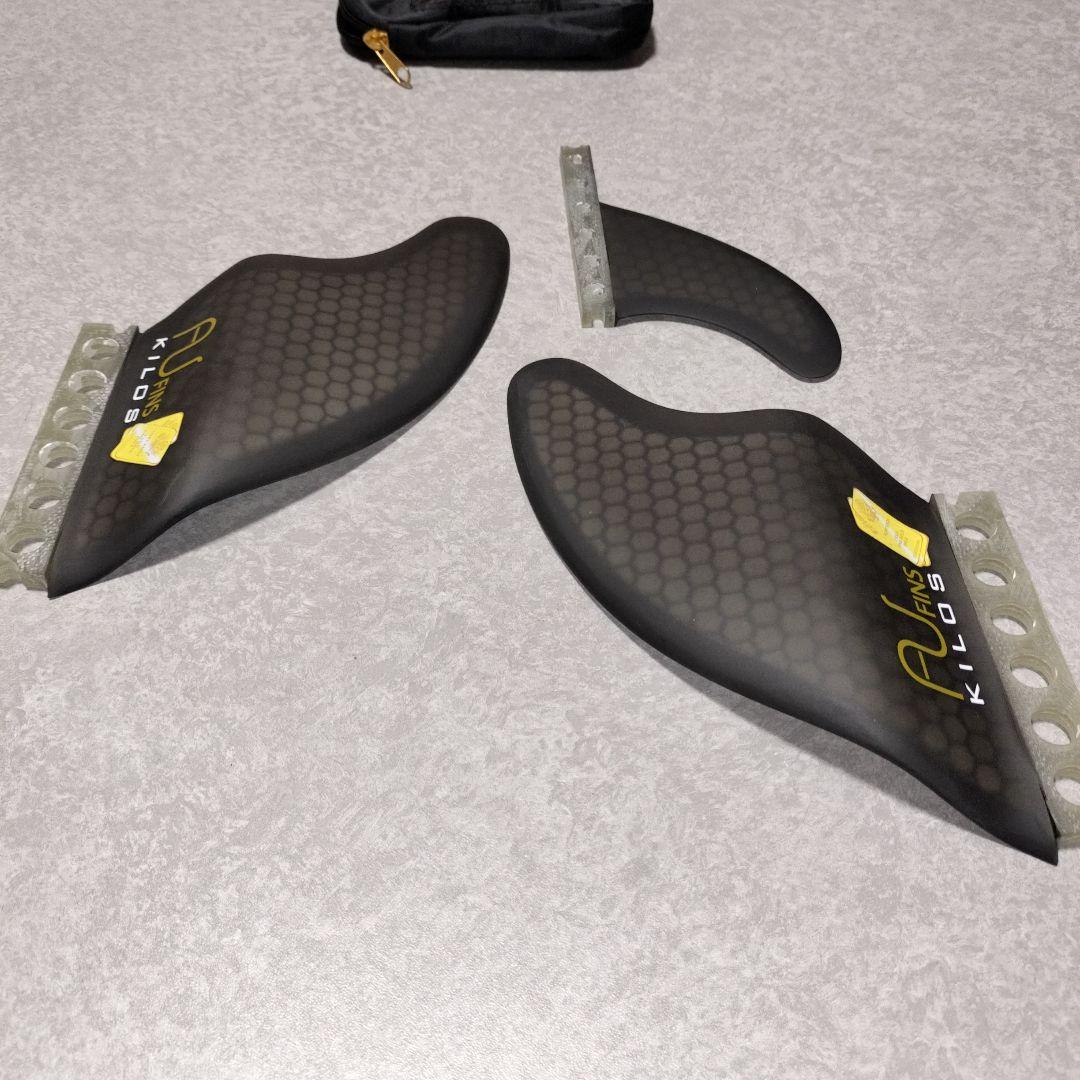 AU FINS KILOS ２＋１ フューチャー ツイン スタビ キール