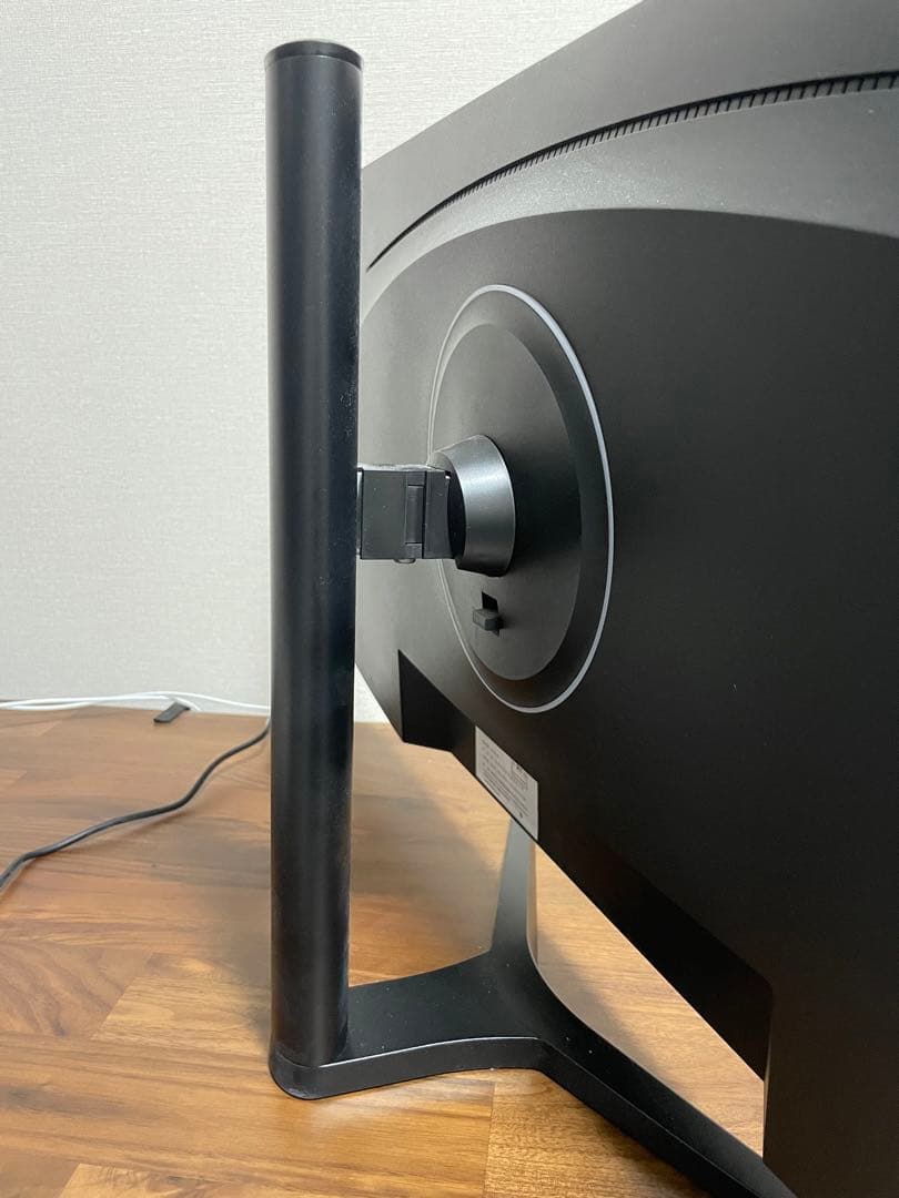 34インチ 3440x1440 180Hz モニター 直面