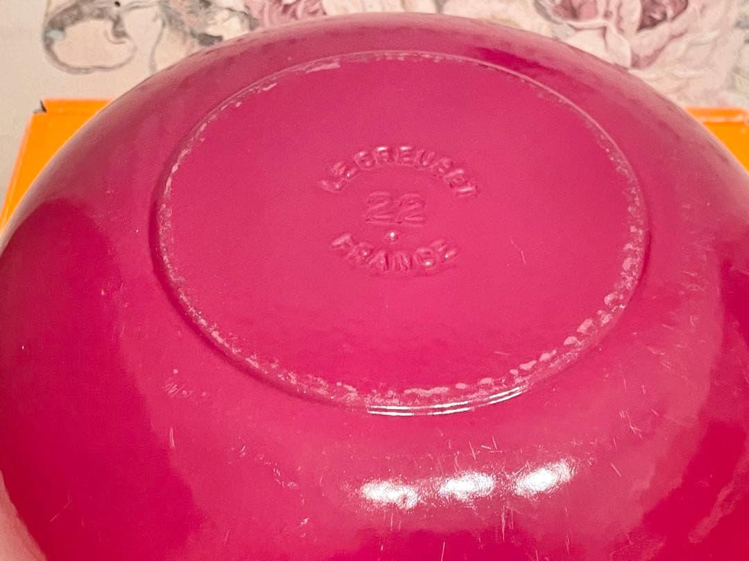 ＊＊マルミット２２cm　ル・クルーゼ＊＊美品　レッド