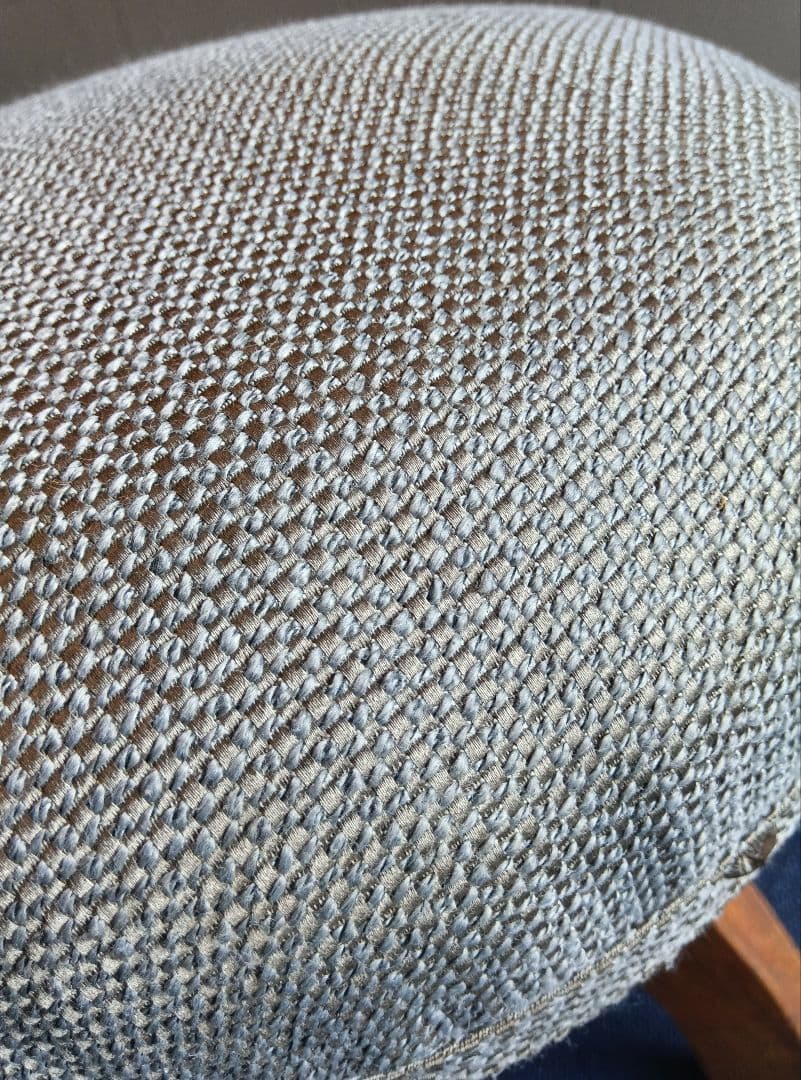 木製脚のグレー布製スツール　ヴィンテージ　レトロ