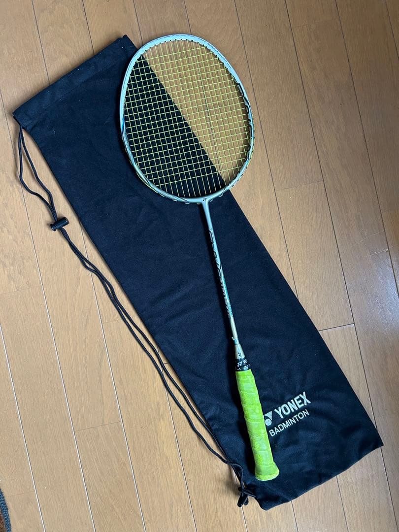 YONEX NANORAY 750 バドミントンラケット　新年値下げします