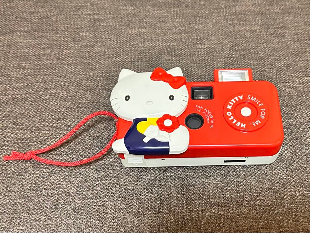 ハローキティ　フィルムカメラ