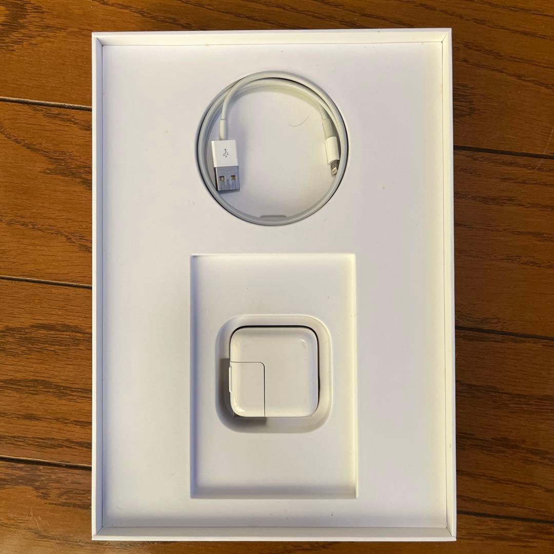 グ*プ様 【美品】Apple iPad ⭐️ （第６世代） Wi-Fiモデル ゴ