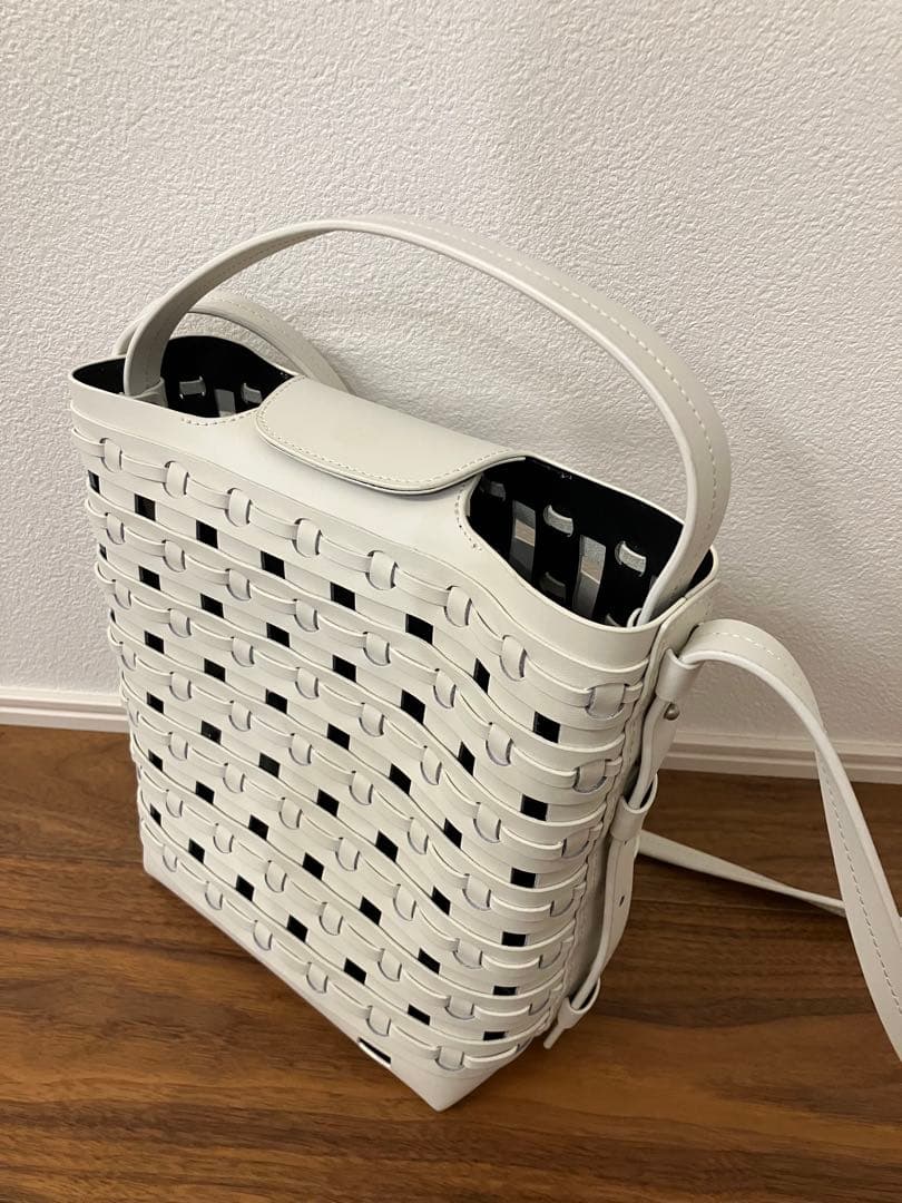 Camper ホワイト 編み込みデザイン トートバッグ レザー