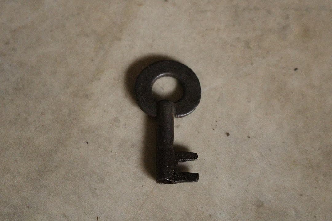 綺麗な時代庄内箪笥　扉付き