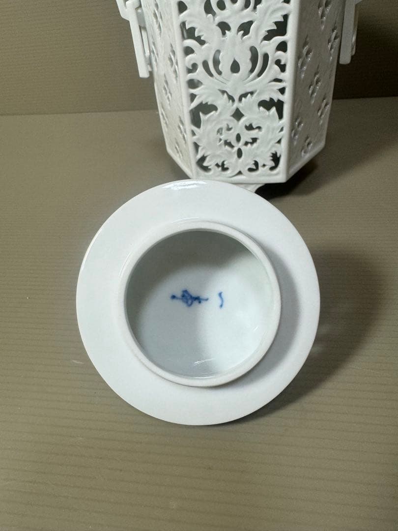 2180 杉原一壷 白磁 六角 透かし 獅子 三足　香炉　未使用