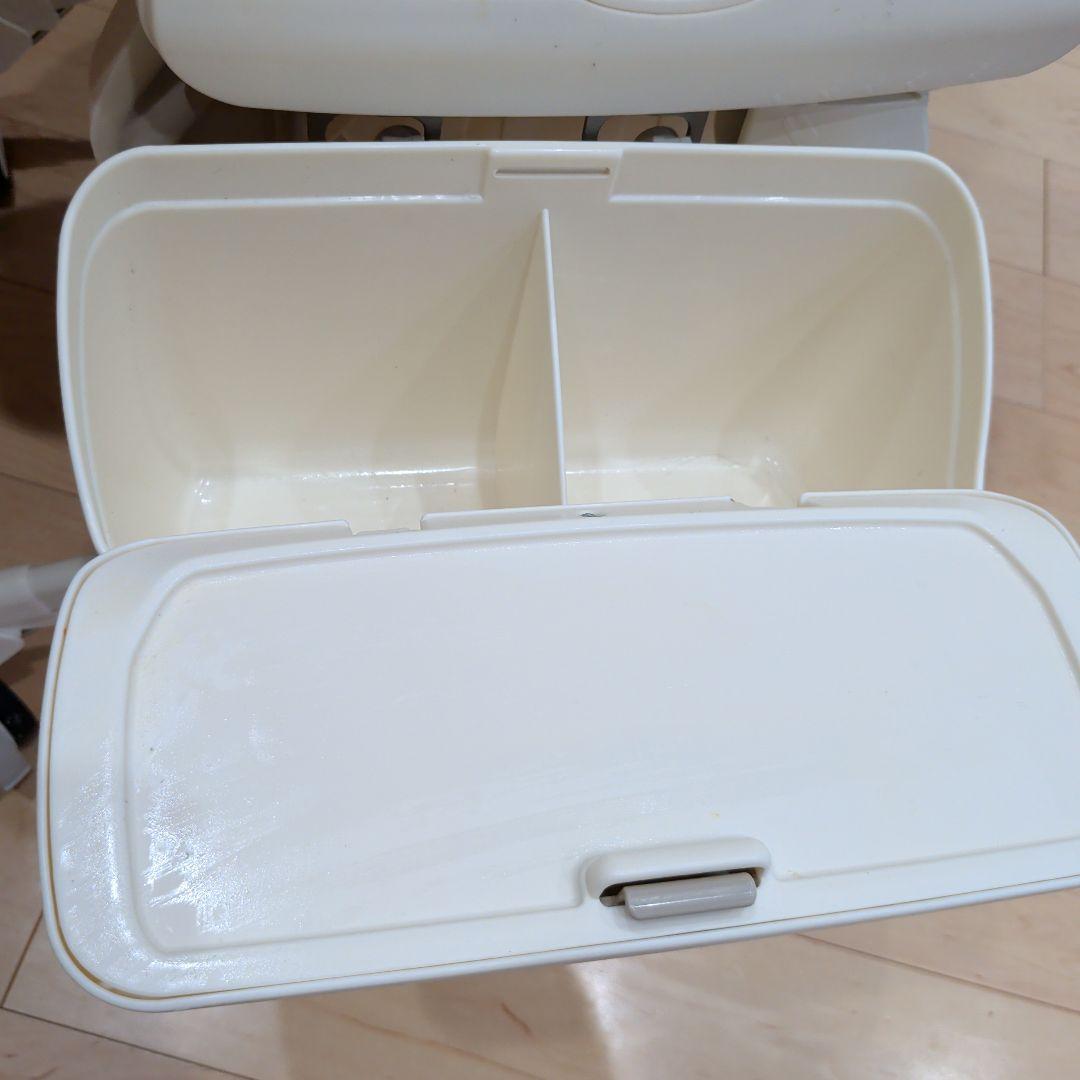 コンビ　ネムリラAT 電動ハイローチェア オートスウィングゆりかご クリーム色