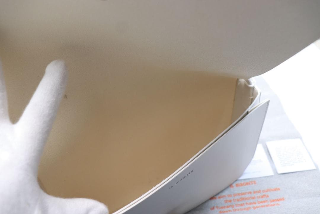 お値下げ 新品 イルビゾンテ ショルダーバッグ 斜めがけ BCR260 ホワイト