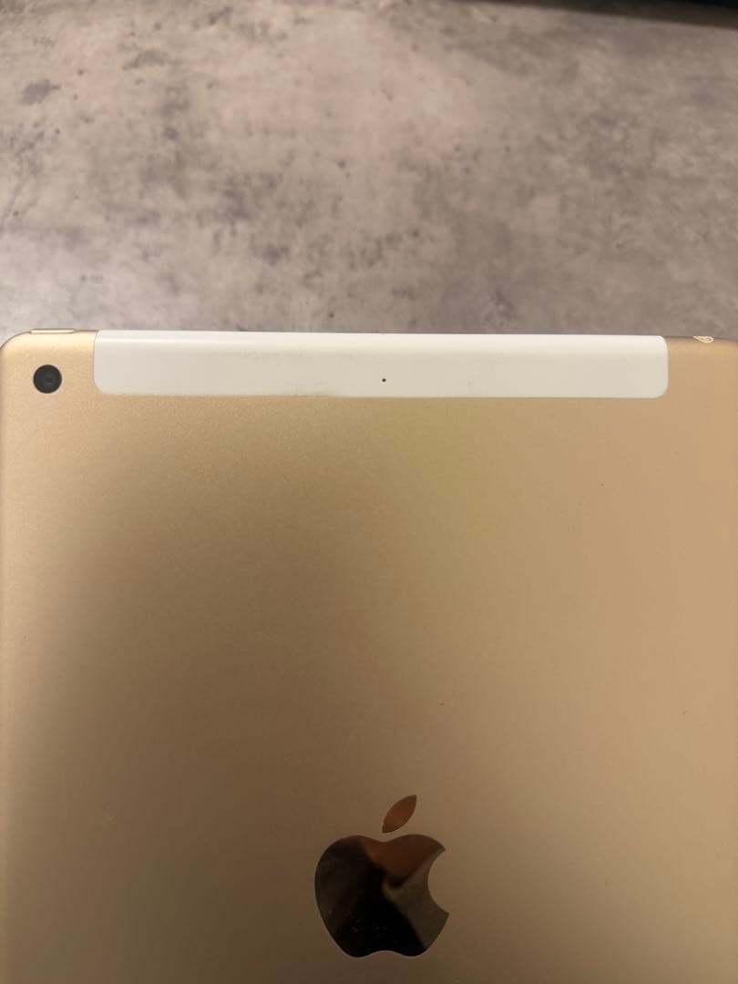 iPad 第5世代　32GB GOLD Apple Cellular Wi-Fi