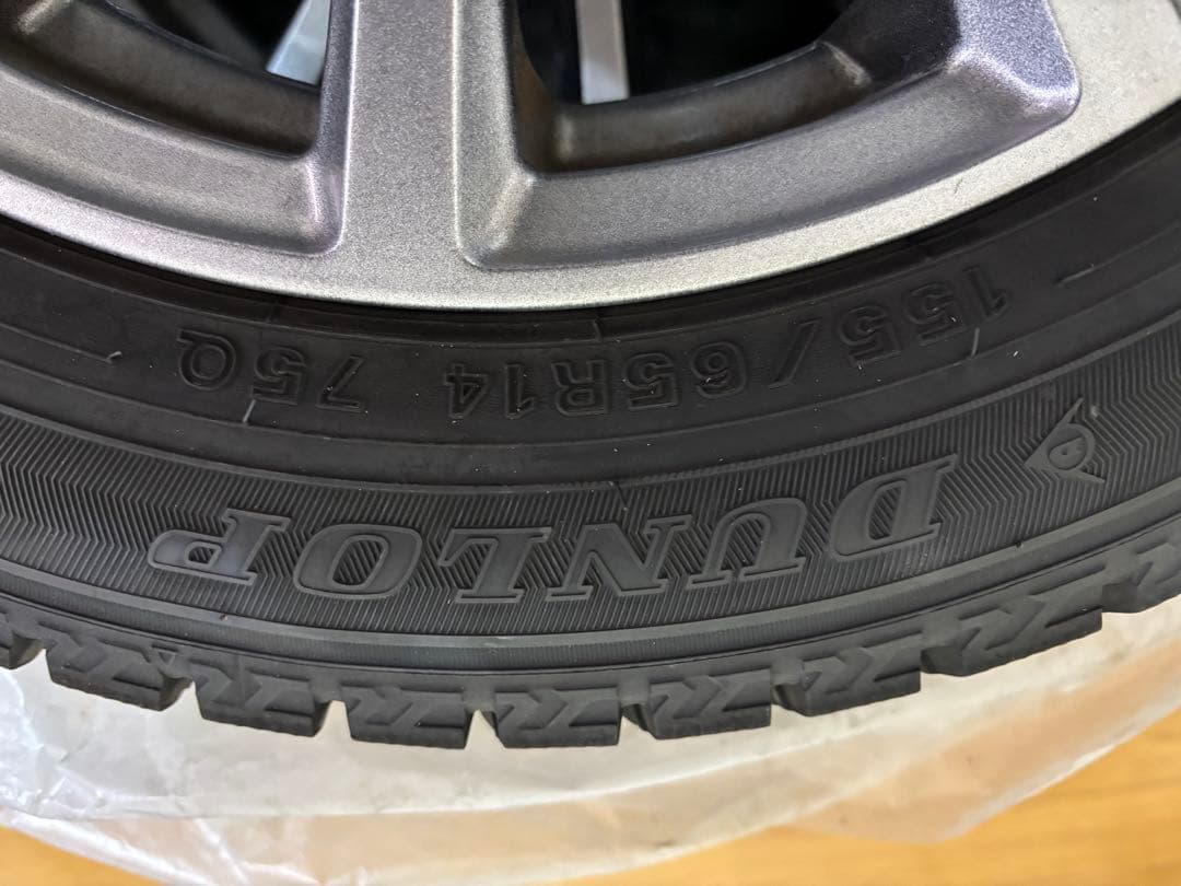 DUNLOP スタッドレスタイヤ　14インチホイールセット