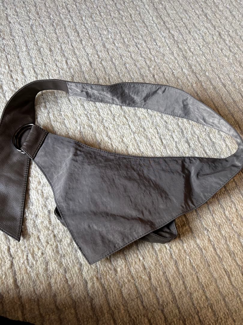 PRIDEBISグレー レザー ウエストポーチ