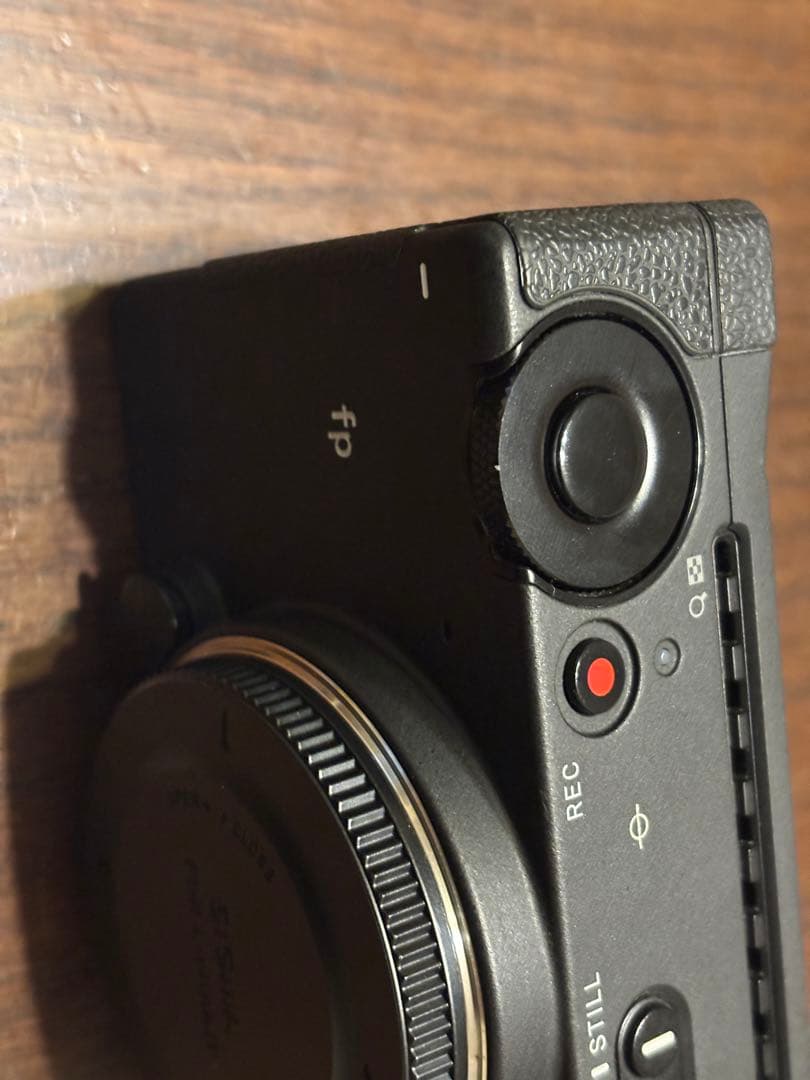 SIGMA fp ミラーレスカメラ