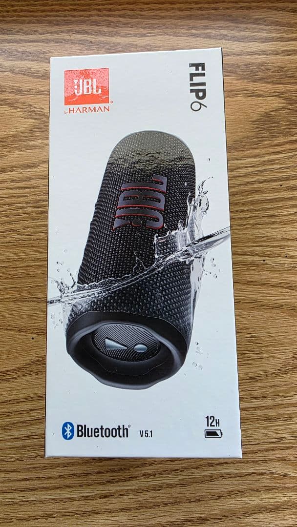 JBL Flip 6スマートスピーカー 本体とUSBケーブル