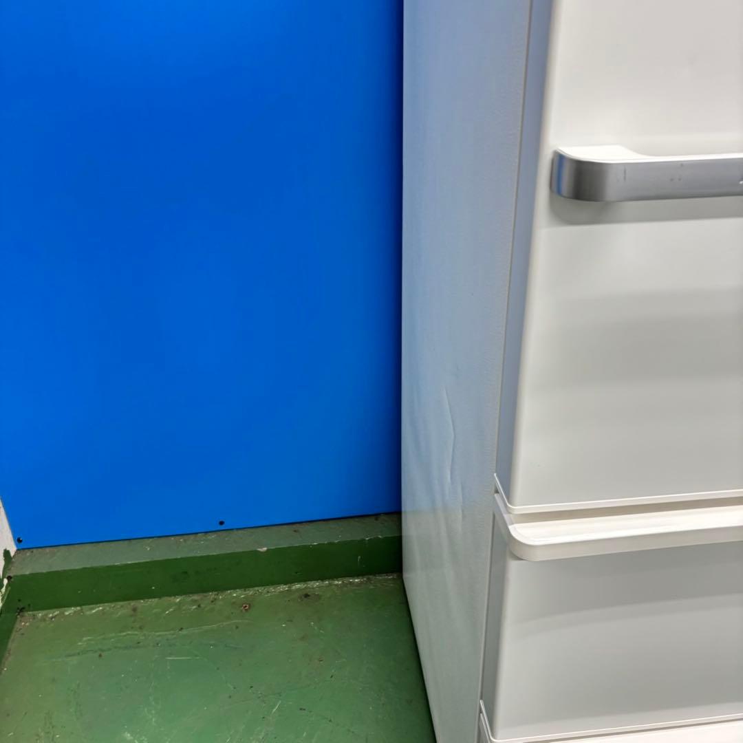 527 冷蔵庫　大型　右開き　自動製氷機付　右開き　200L〜300L 極美品