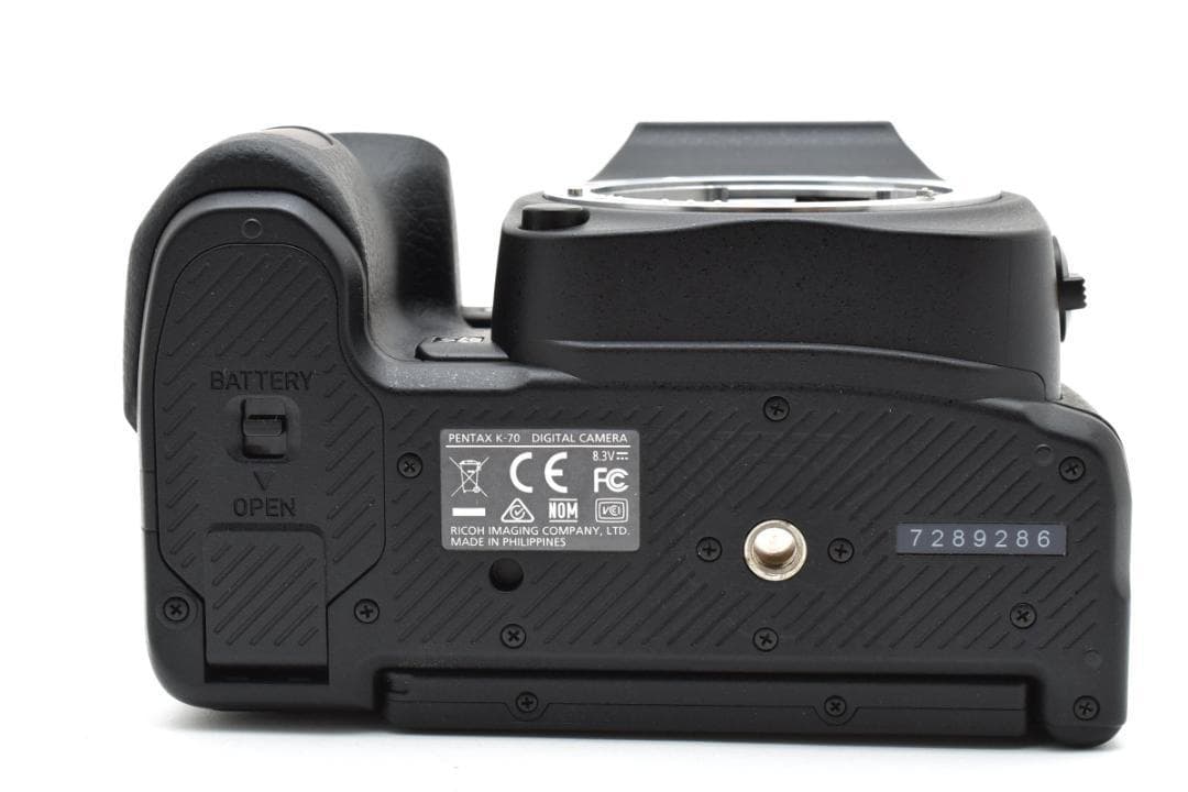 ■ ほぼ新品 ■ ペンタックス　PENTAX K-70 ボディ〈S数3678回〉