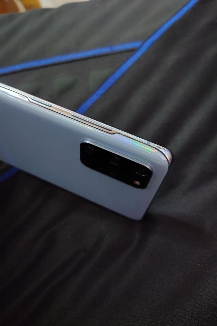 Samsung Galaxy S20 plus ホワイト 画面にひびあり