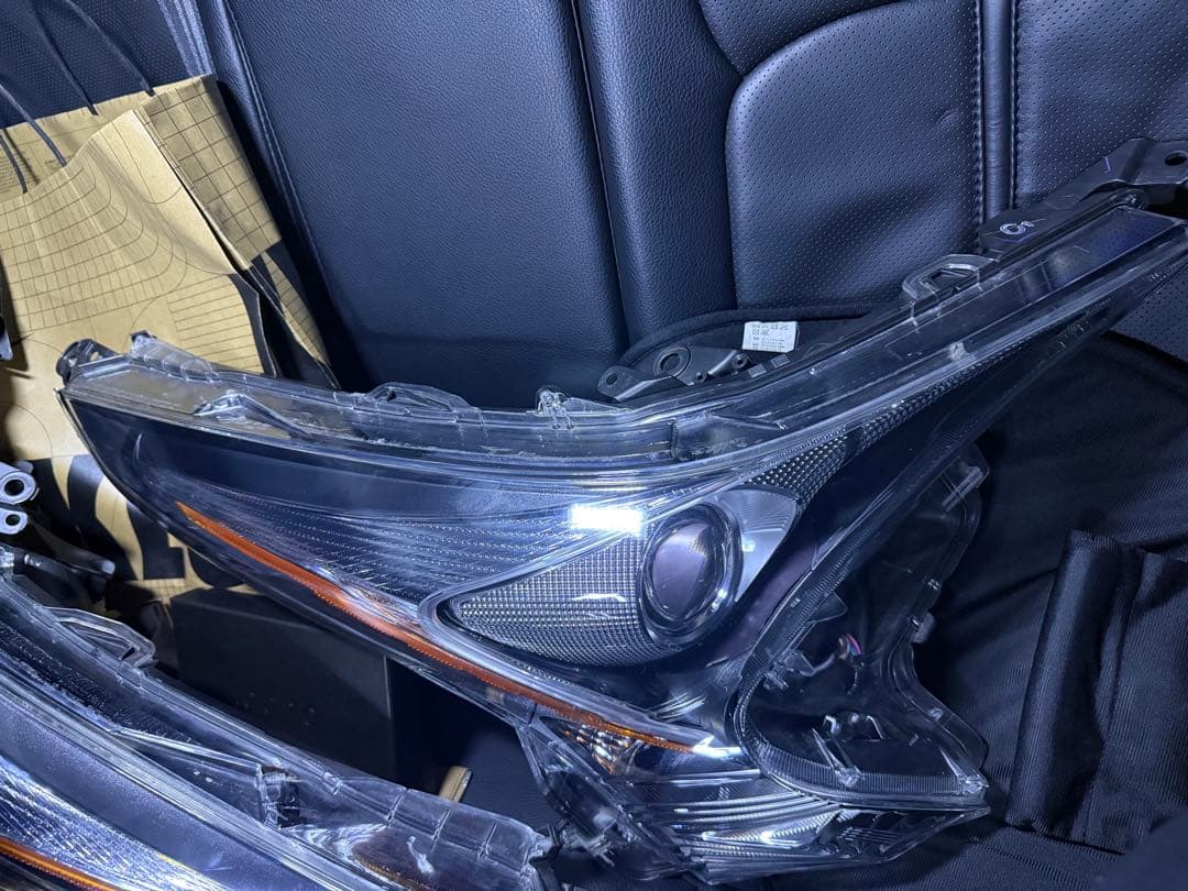 愛*ん様 プリウス前期純正ヘッドライト