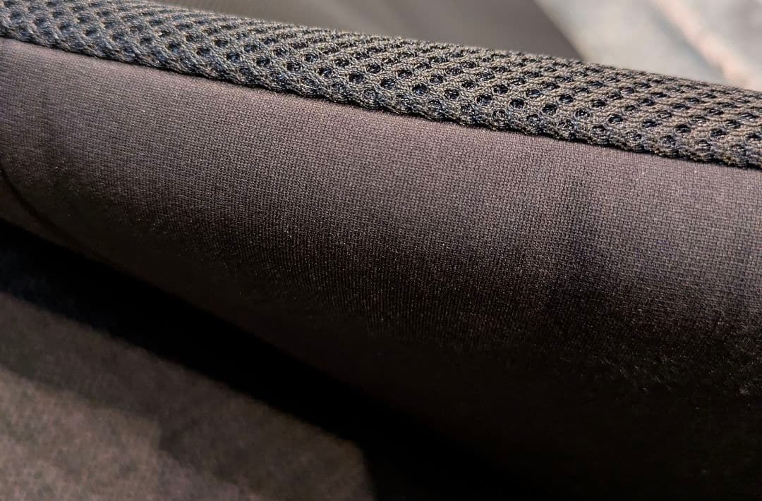 〚美品〛定価¥33000エアウィーヴ ポータブルmini