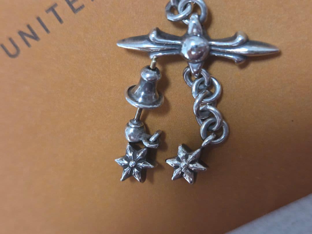 b*d様 CHROME HEARTS★タイニースタードロップピアス★ローリークロ