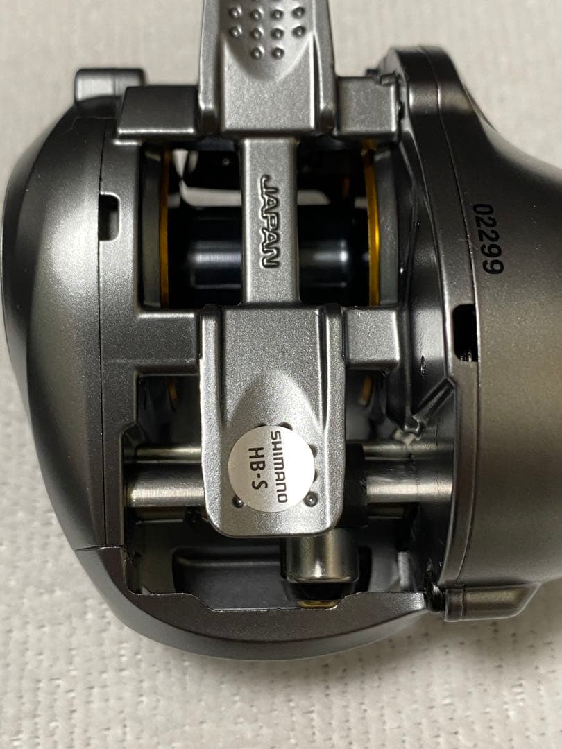 【新品未使用】シマノ　09アルデバランMg 右