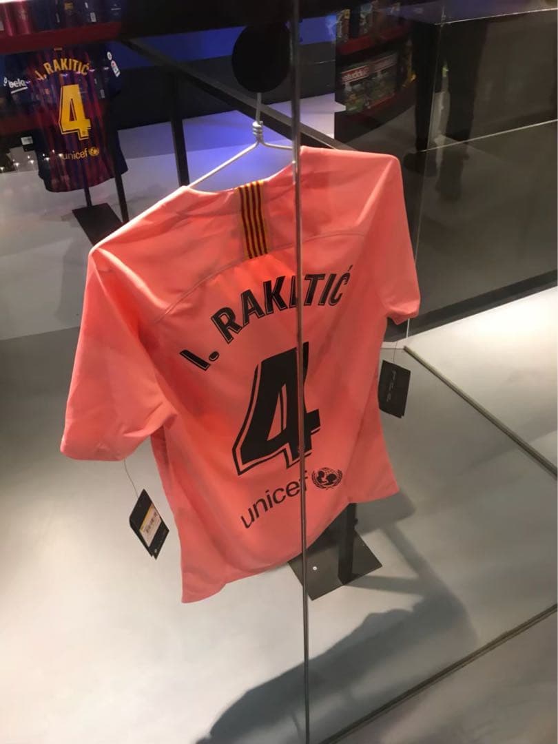 現地購入　正規品バルセロナ　ラキティッチ　ユニフォーム上下セット