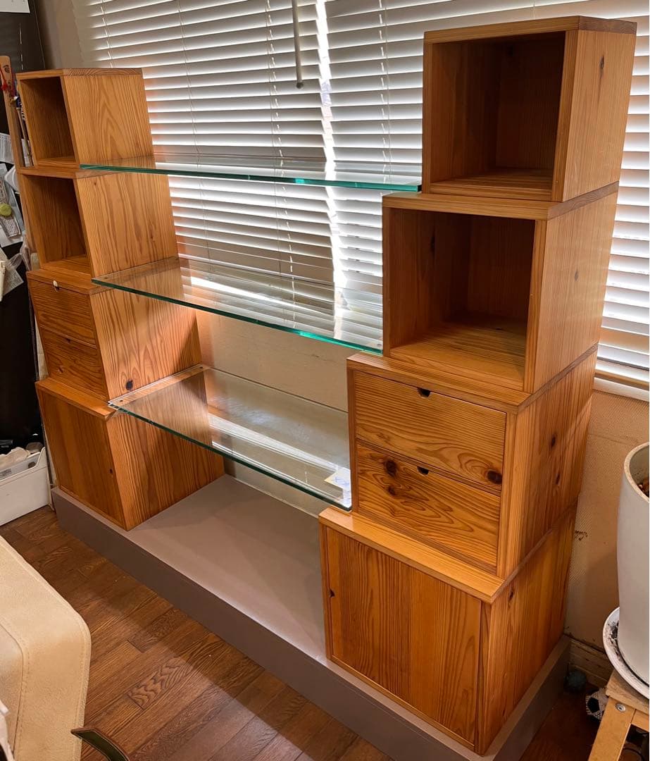 飛騨産業　HIDA キャビネット Scaloni 圧縮杉 強化ガラス　定78万円