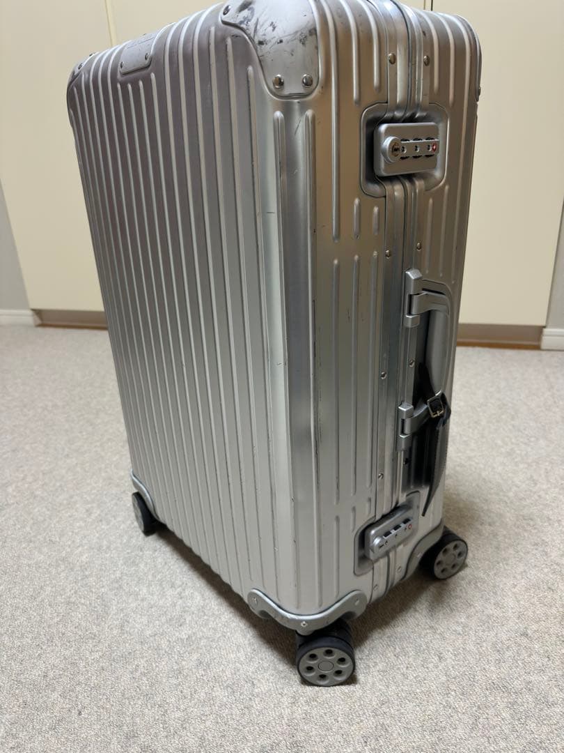 RIMOWA アルミニウムスーツケース TSAロック付き