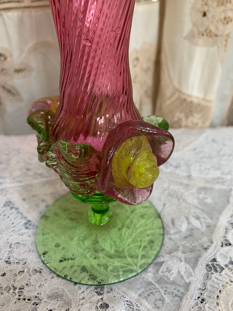 ヴェネチアンガラス　フラワーベース　花瓶　ピンクとグリーン