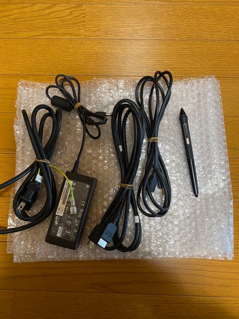 液晶タブレット Wacom Cintiq 22 (DTK2260)