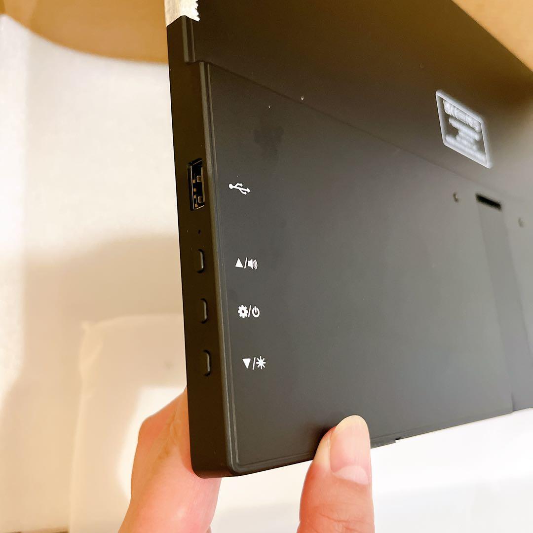 モバイルモニター スピーカー内蔵 インチ不明