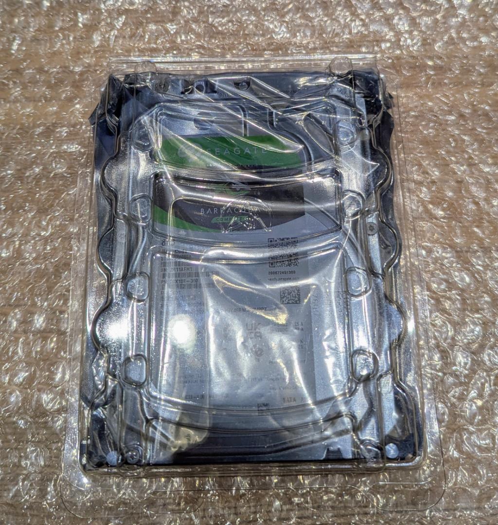 内蔵型ハードディスクドライブ Seagate BarraCuda ST8000DM004