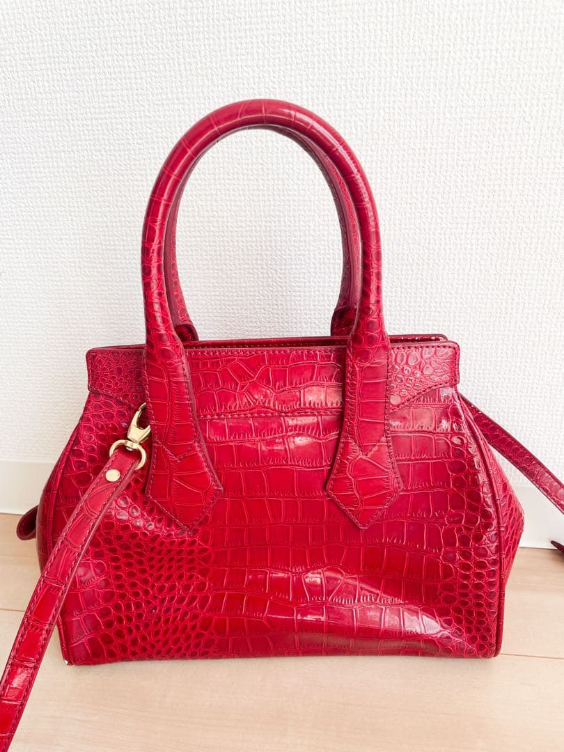 Vivienne Westwoodレッド クロコダイル風ハンドバッグ