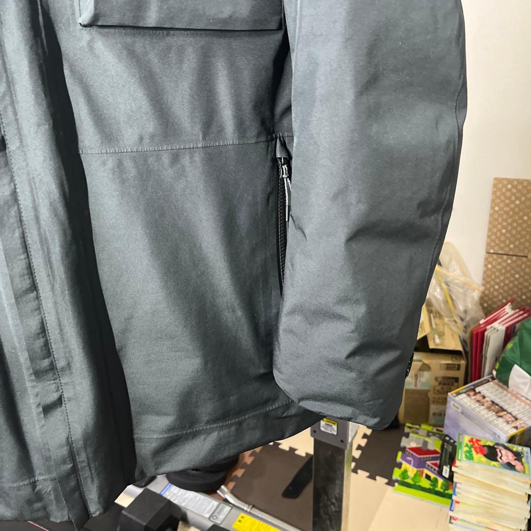 美品Lサイズ　Dainese AWA GORE-TEX スノーボードジャケット