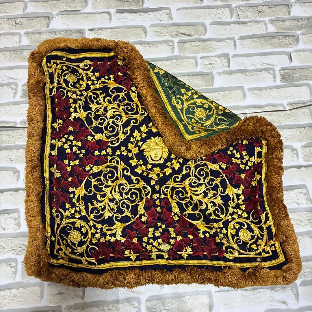 ヴェルサーチ シルク クッションセット