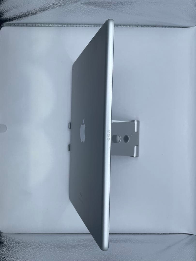 ア*ノ様 iPad 7世代 32GB バッテリー96%