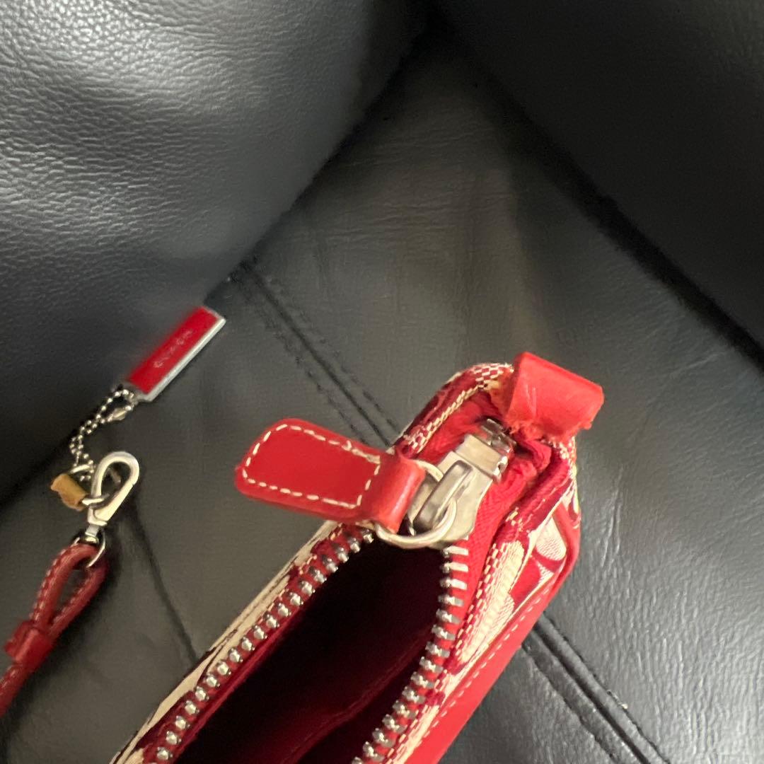 Coach レッド ショルダーバッグ　ショルダーストラップが切れた