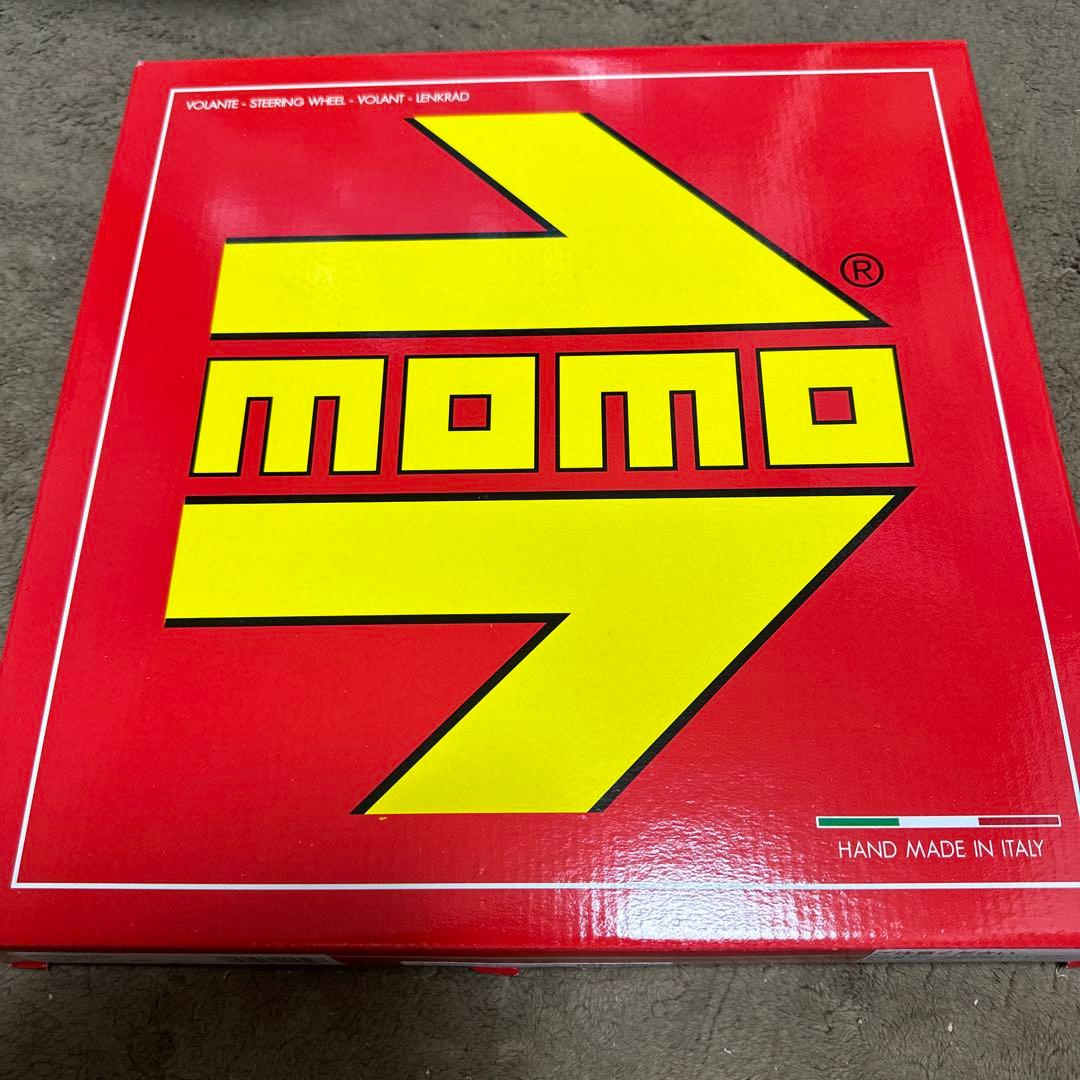 正規輸入品MOMO ヴェローチェBK/BK 320mm新品未使用