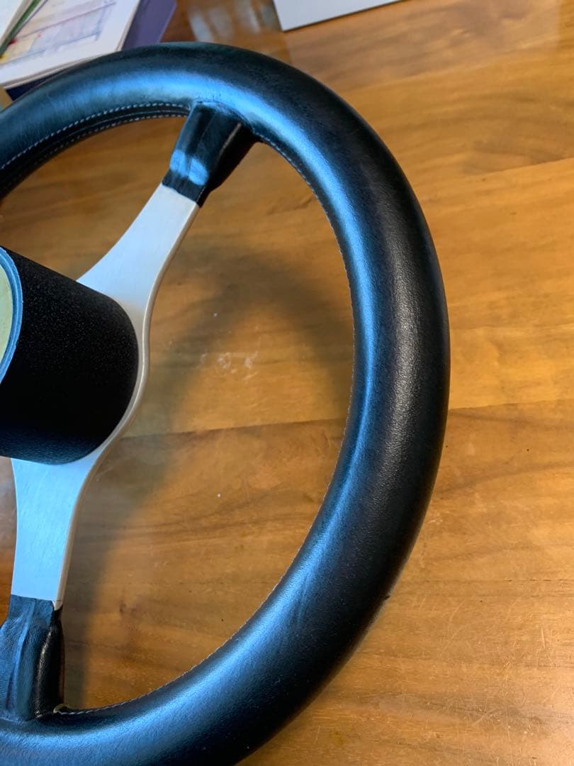 MOMO ステアリング ジャッキースチュワート 　ホーンボタン+ボス