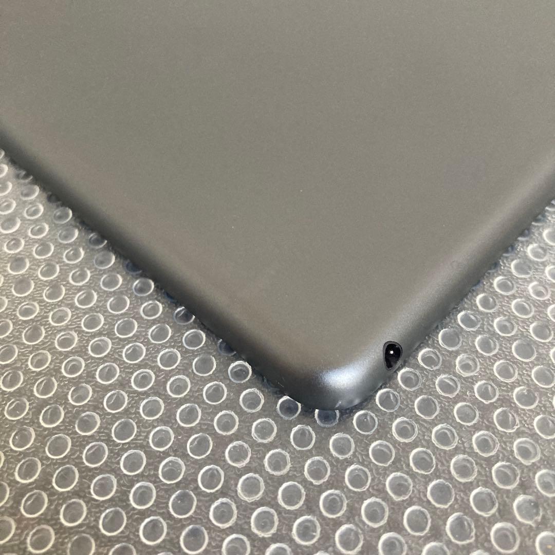 3391 美品☆電池ほぼ新品☆iPad7第7世代32GB WIFIモデル☆