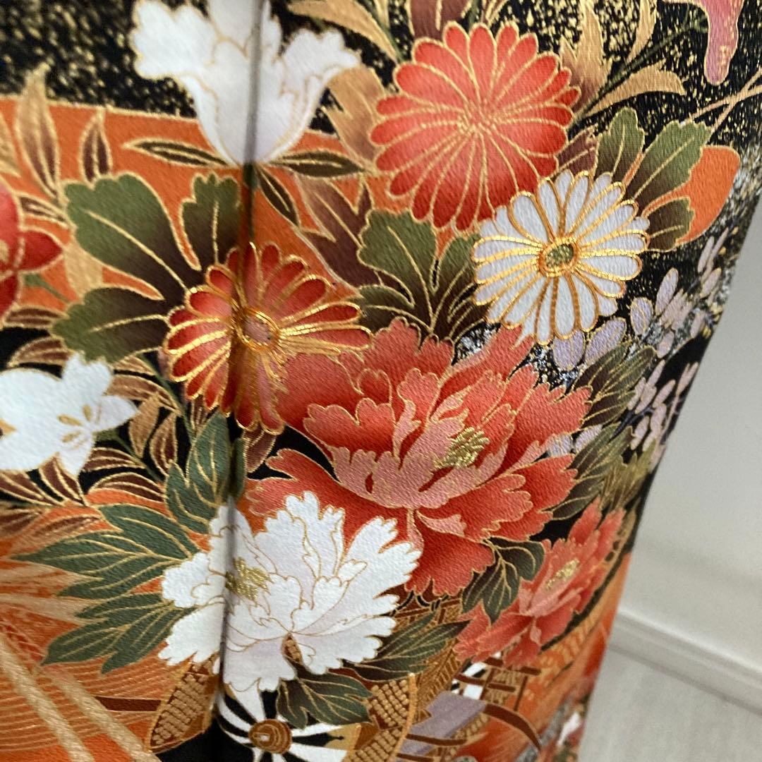 新品　豪華黒留袖フルセットお探しの方に　袋帯　付き　駒刺繍　流水花車文　金銀彩